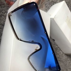 Oversized fashion glasses